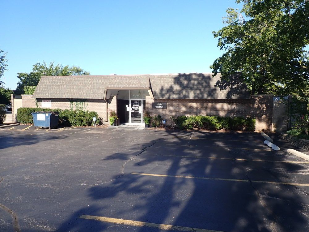 1971 2nd St, Highland Park, IL 60035